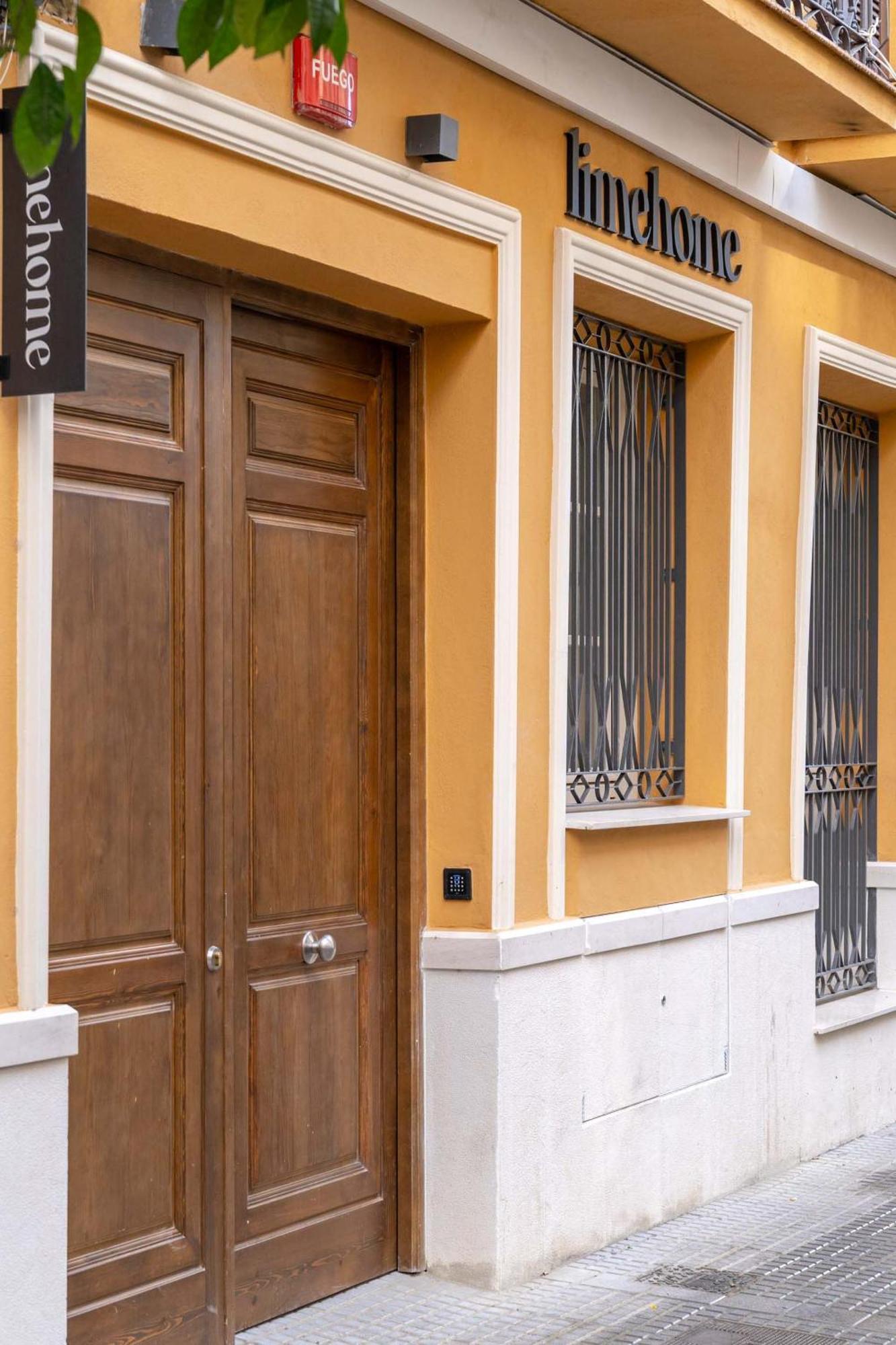 Limehome Malaga Calle Victoria Bagian luar foto