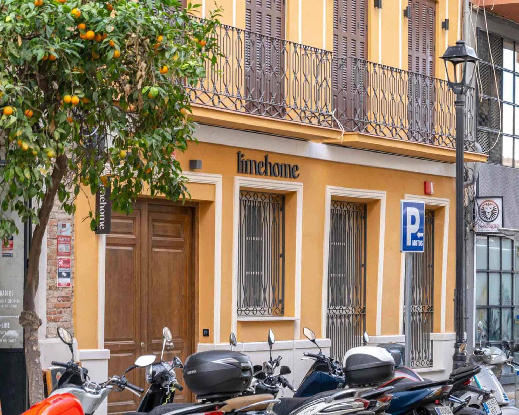 Limehome Malaga Calle Victoria Bagian luar foto