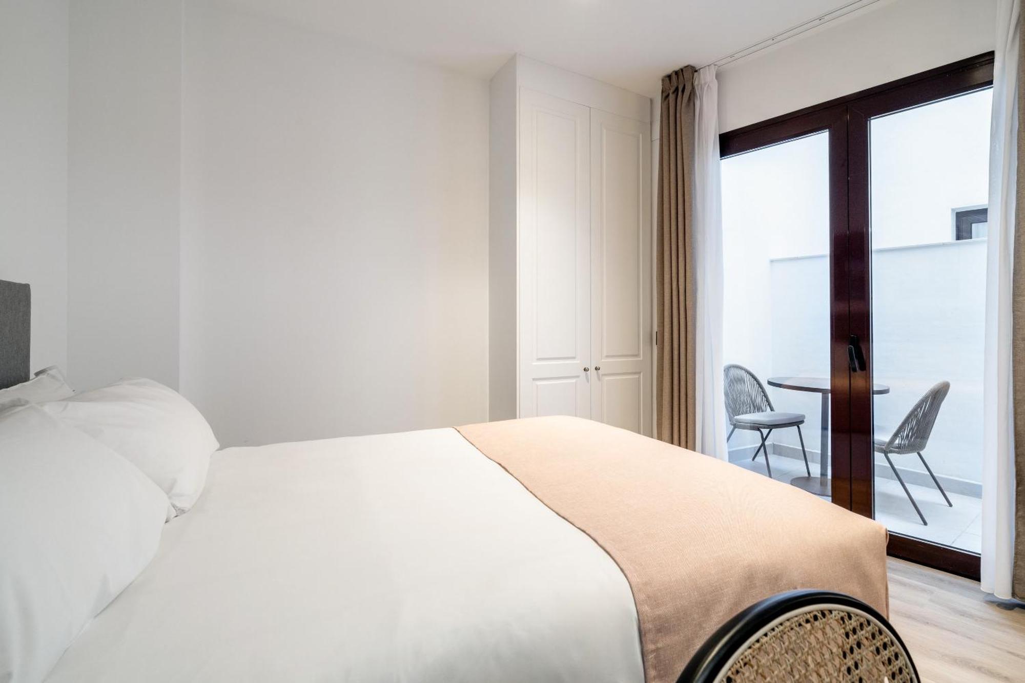 Limehome Malaga Calle Victoria Ruang foto