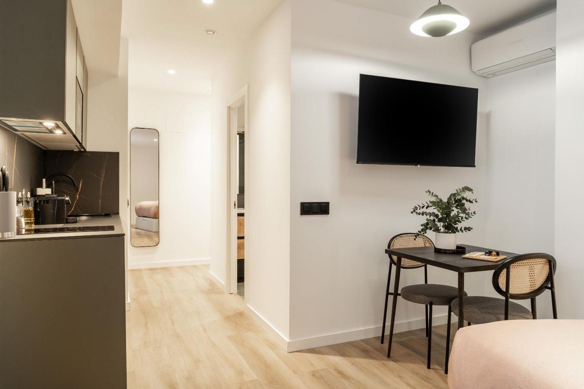 Limehome Malaga Calle Victoria Ruang foto