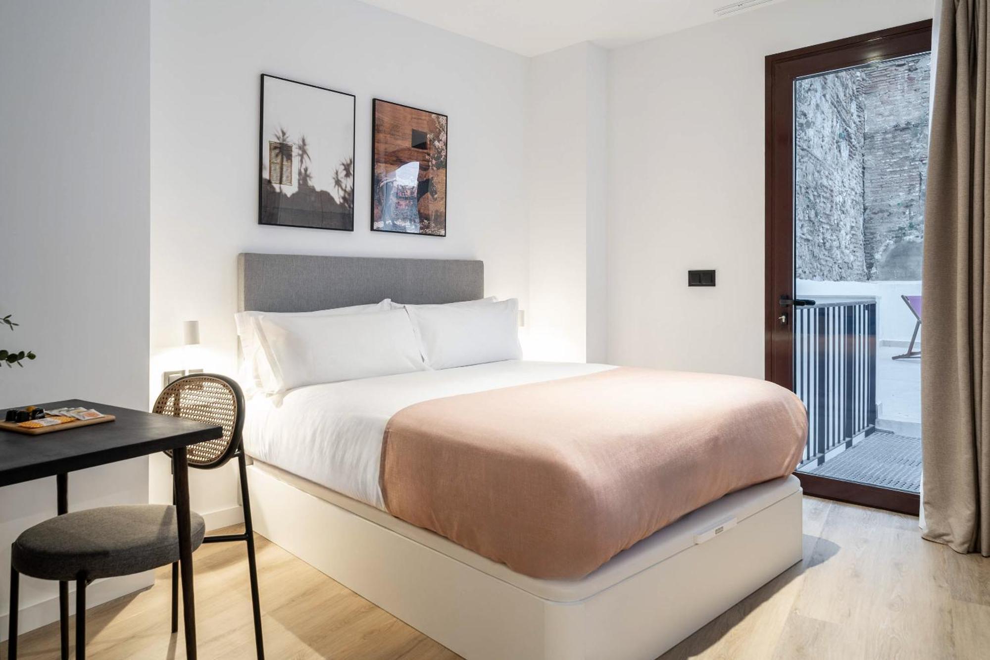 Limehome Malaga Calle Victoria Bagian luar foto