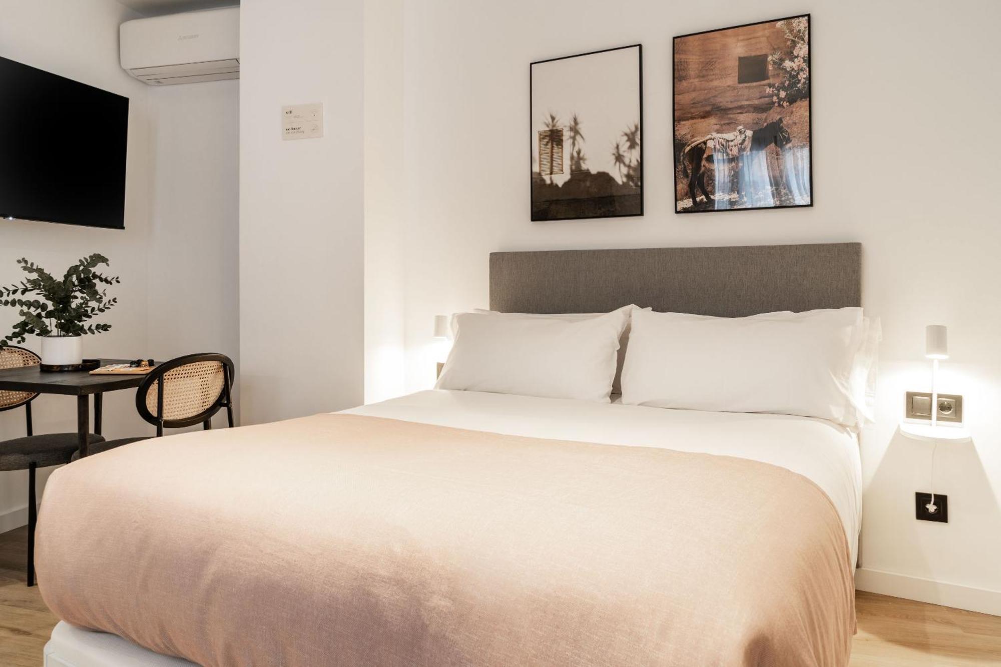 Limehome Malaga Calle Victoria Ruang foto