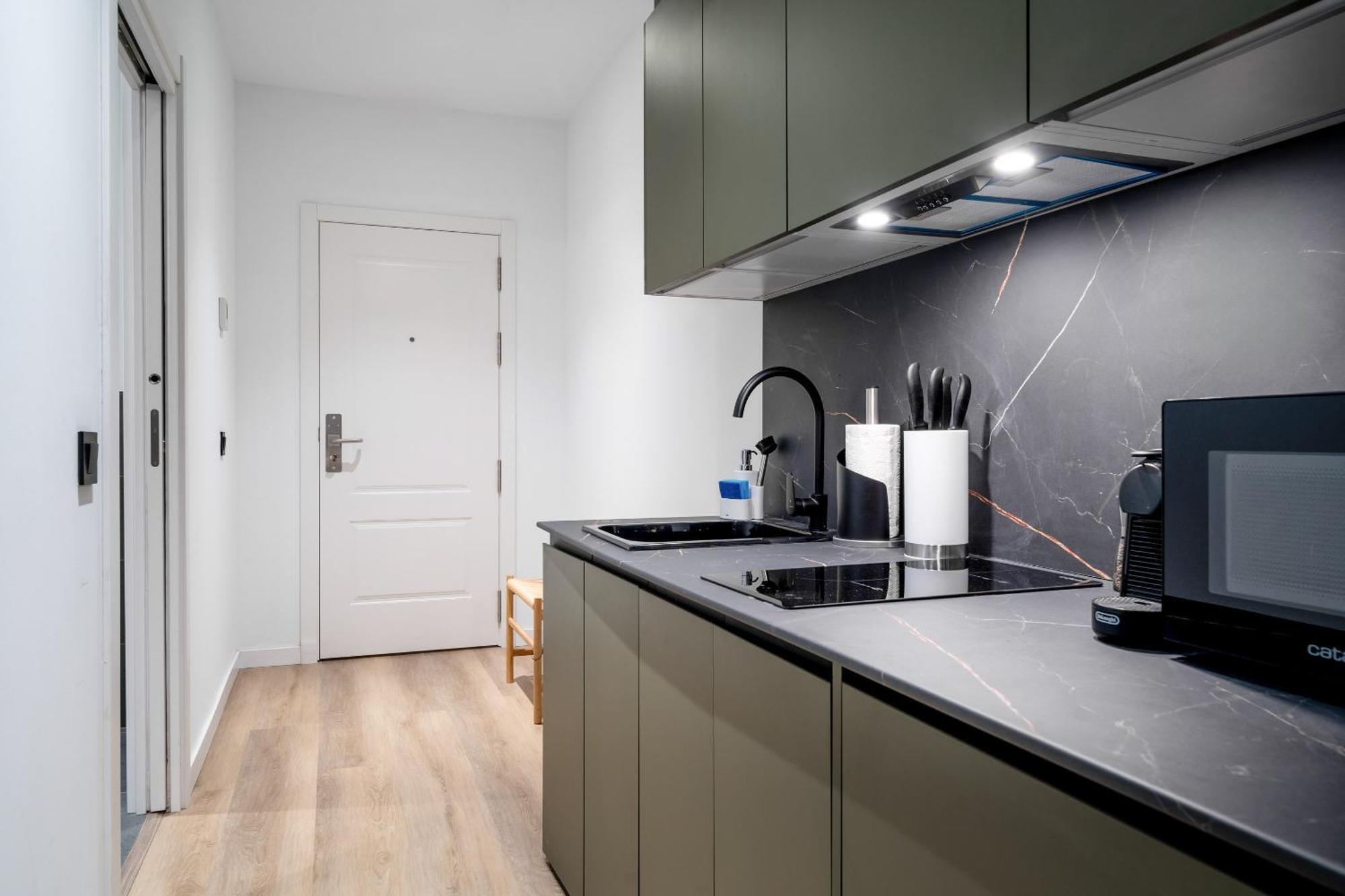 Limehome Malaga Calle Victoria Ruang foto