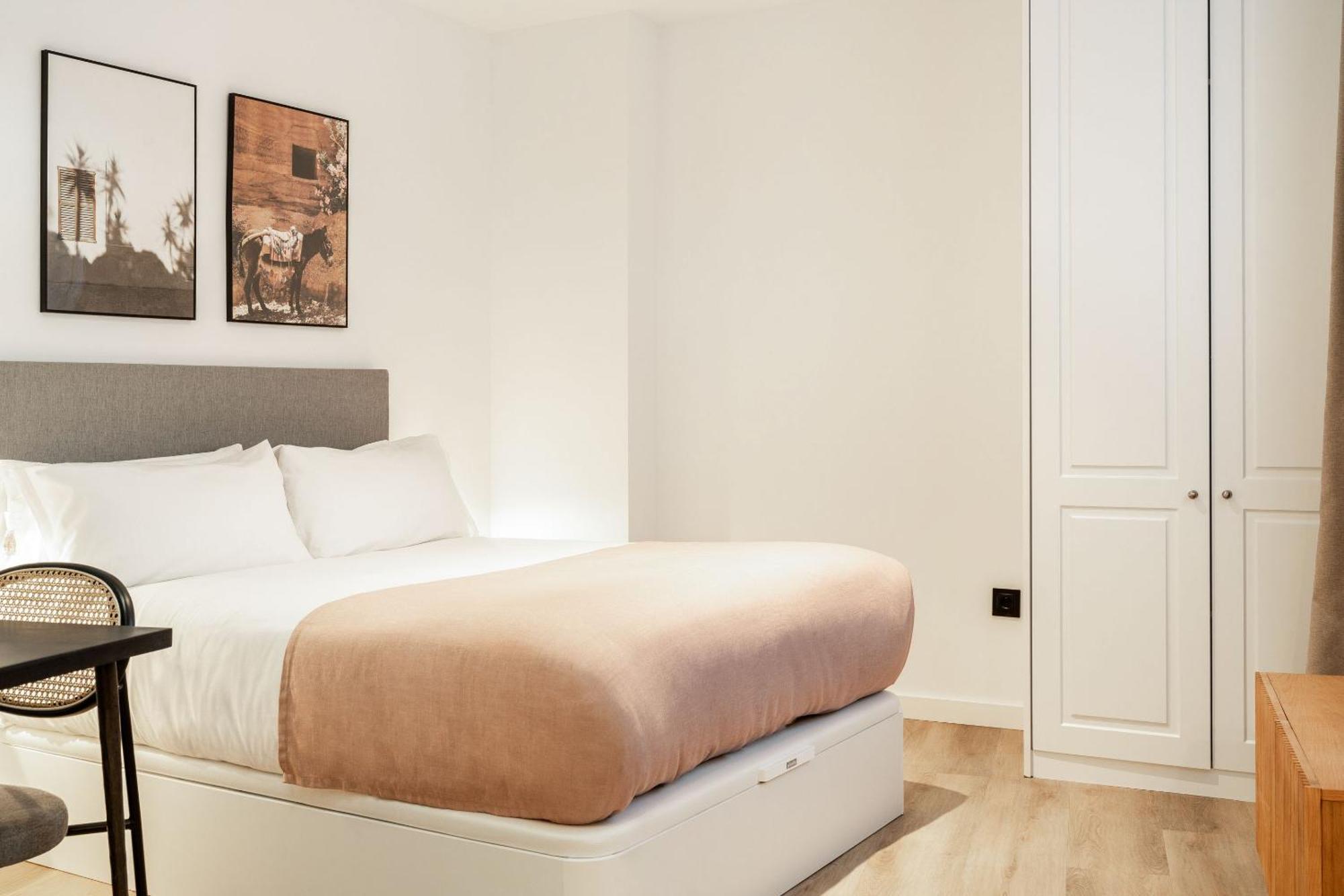 Limehome Malaga Calle Victoria Ruang foto