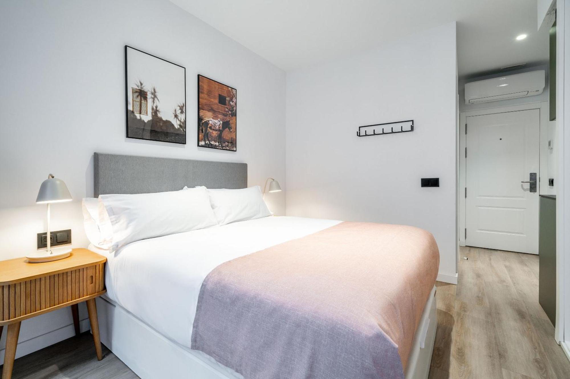 Limehome Malaga Calle Victoria Ruang foto