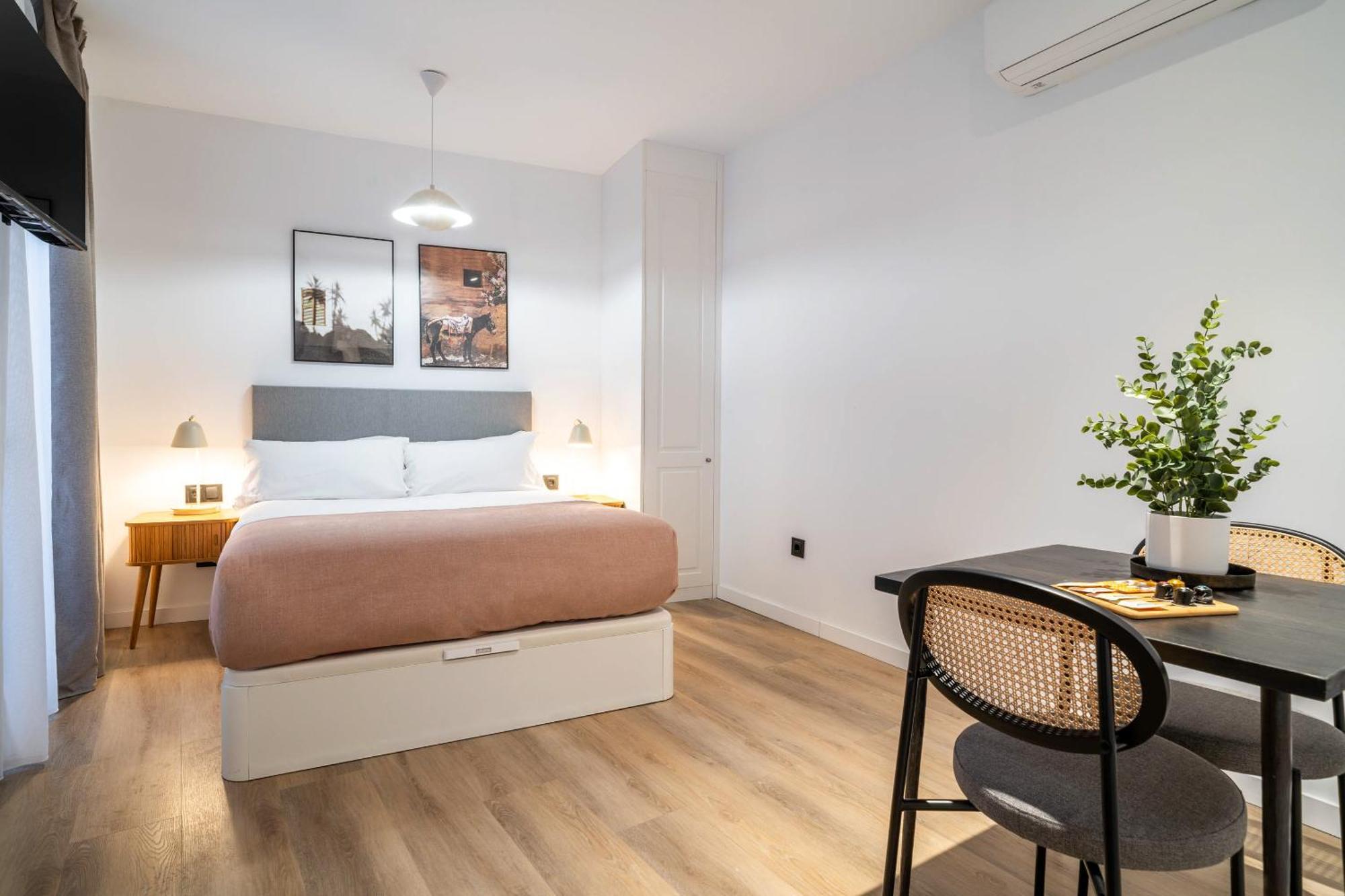 Limehome Malaga Calle Victoria Ruang foto