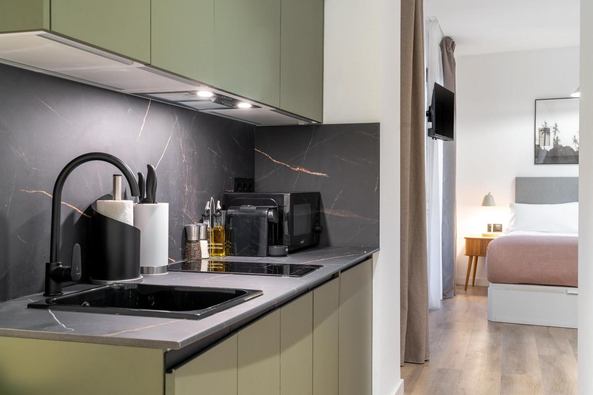 Limehome Malaga Calle Victoria Bagian luar foto