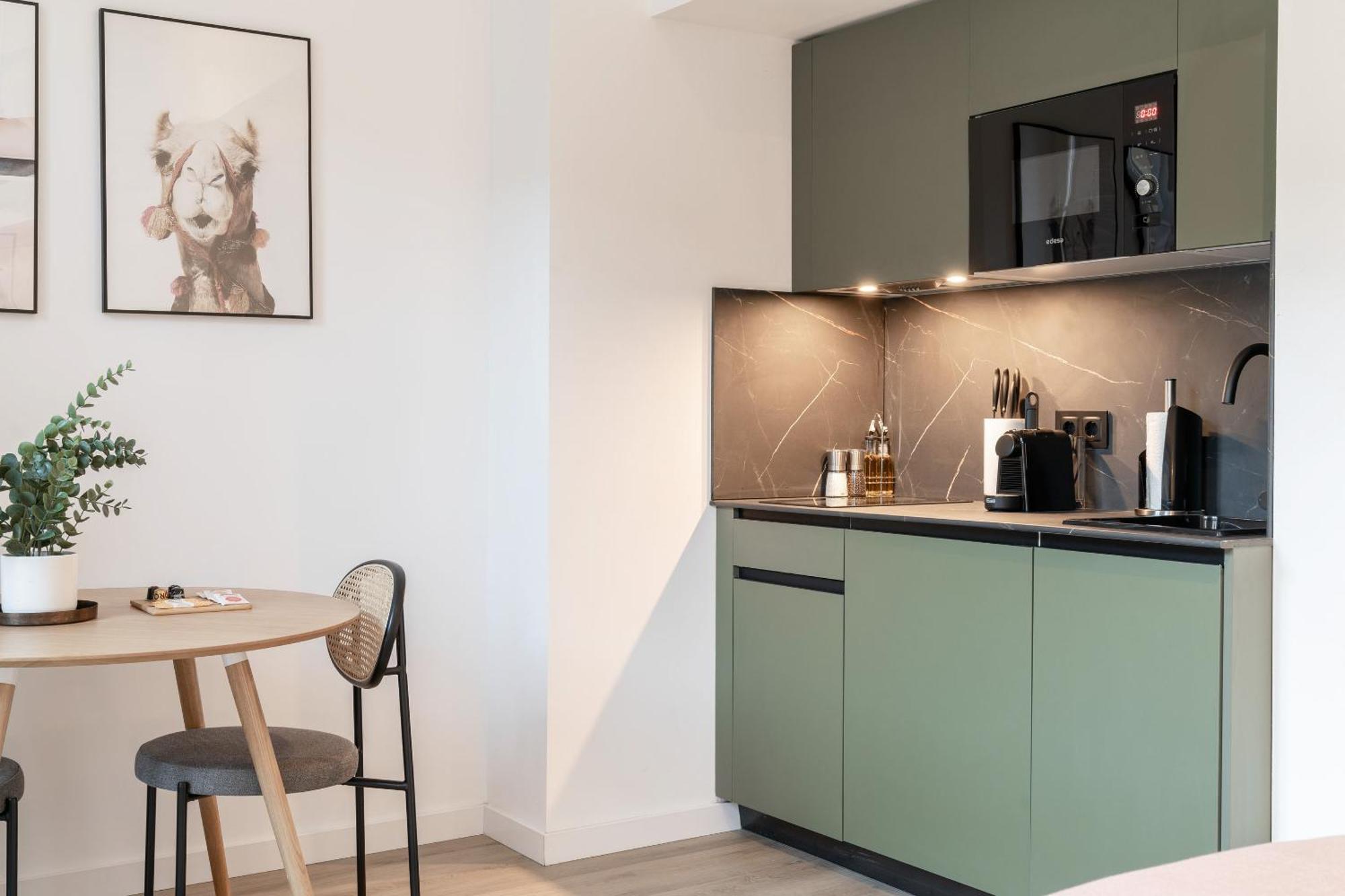 Limehome Malaga Calle Victoria Bagian luar foto