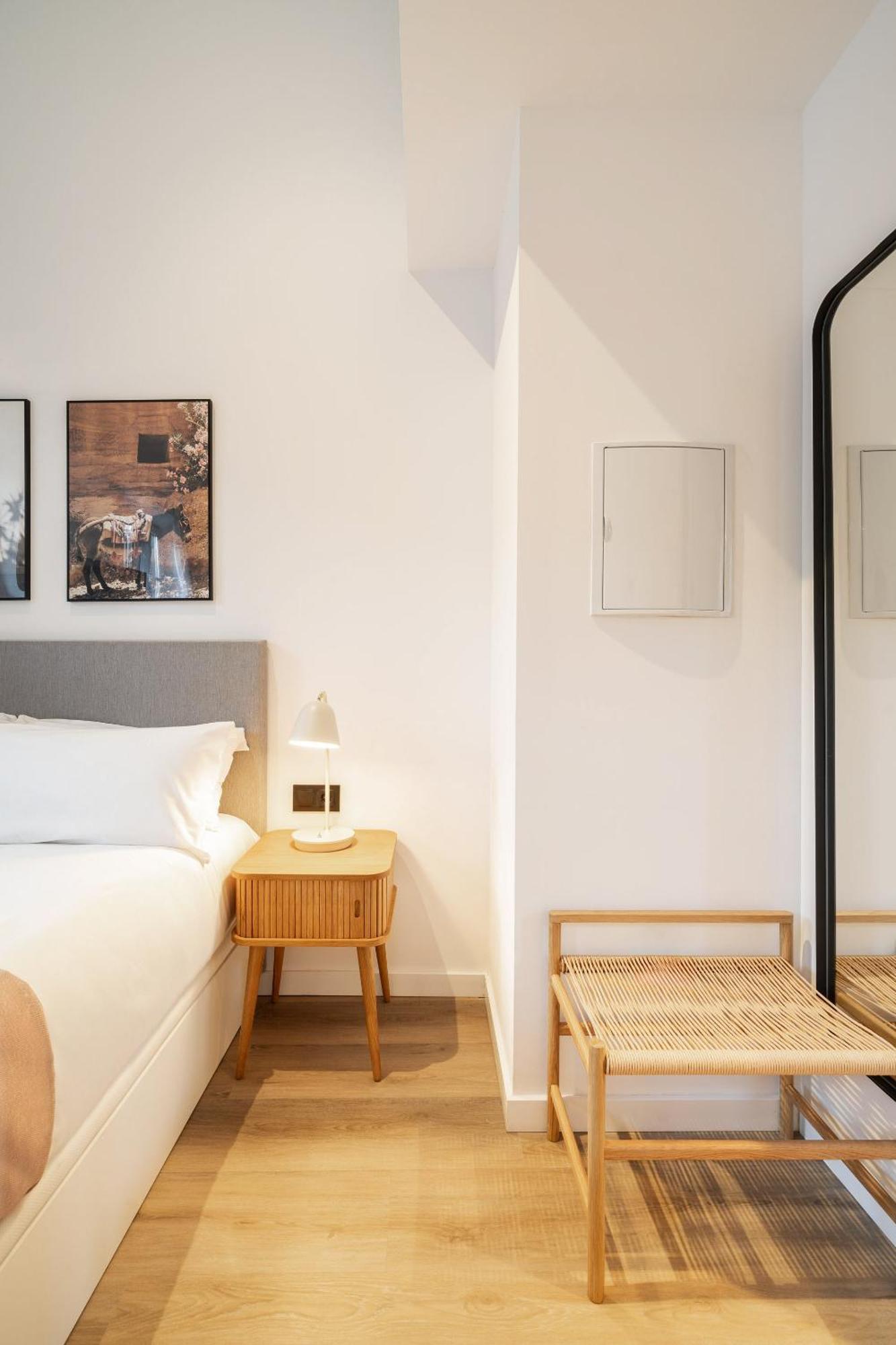 Limehome Malaga Calle Victoria Ruang foto