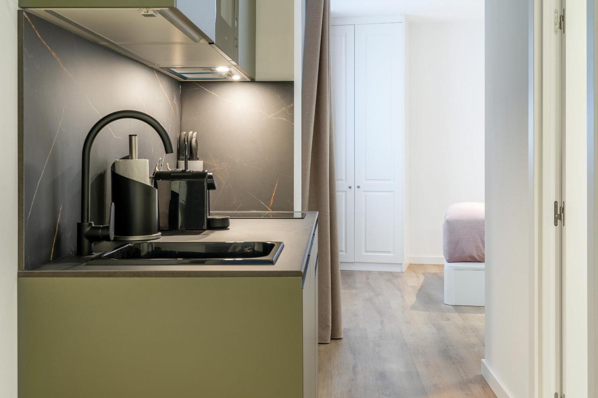 Limehome Malaga Calle Victoria Ruang foto