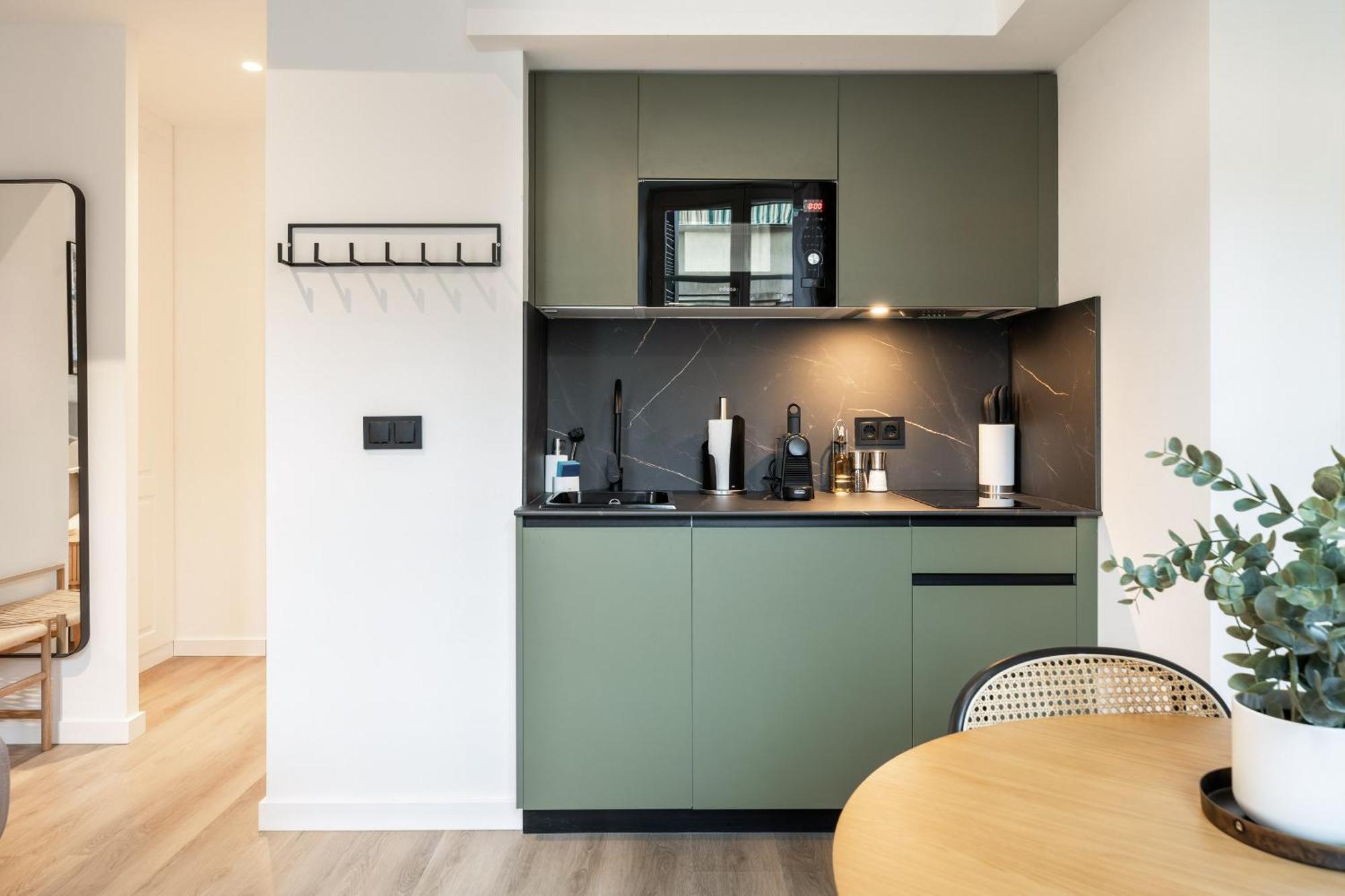 Limehome Malaga Calle Victoria Bagian luar foto